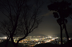 鴻の峯の夜景サムネ